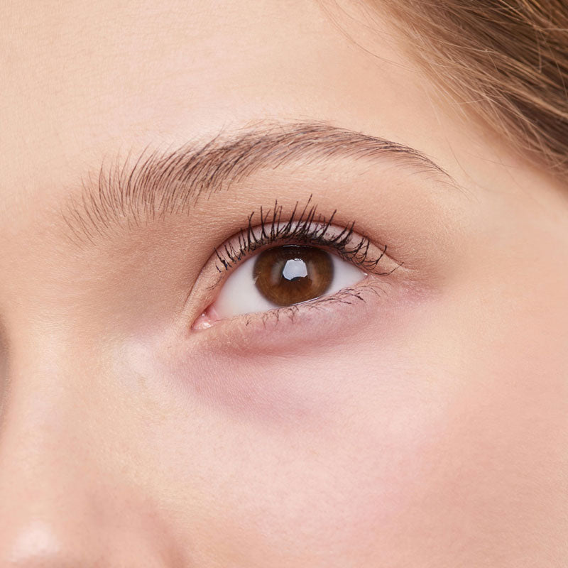 Augencreme gegen geschwollene Augen: wichtige Inhaltsstoffe & Top-Empfehlungen